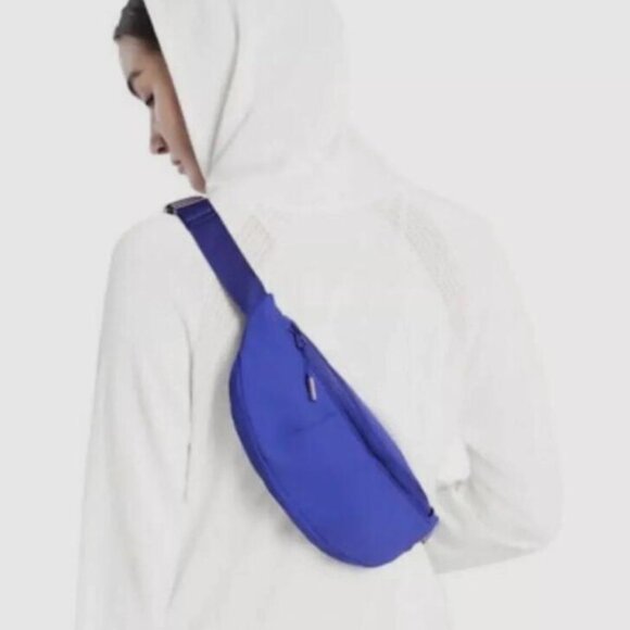 Athleta Kinetic Waist Bag Belt Fanny Pack Adjustable Strap Travel Nylon Blue - Picture 15 of 15